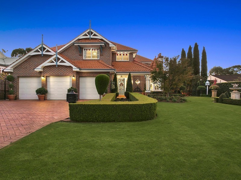 10 Gracemere Place, Glen Alpine NSW 2560