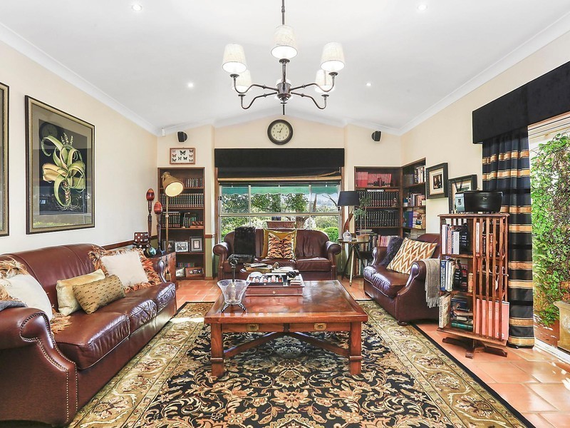 10 Gracemere Place, Glen Alpine NSW 2560