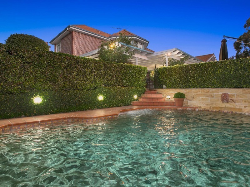10 Gracemere Place, Glen Alpine NSW 2560