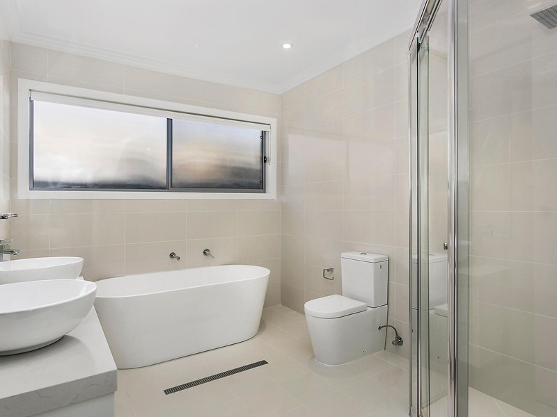 6 Doolan Crescent, Harrington Park NSW 2567