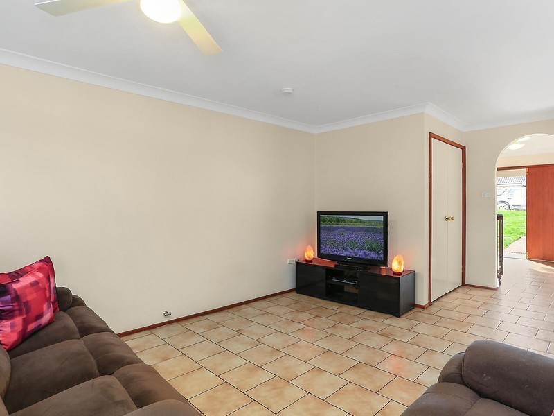 9 Swiveller Close, Ambarvale NSW 2560