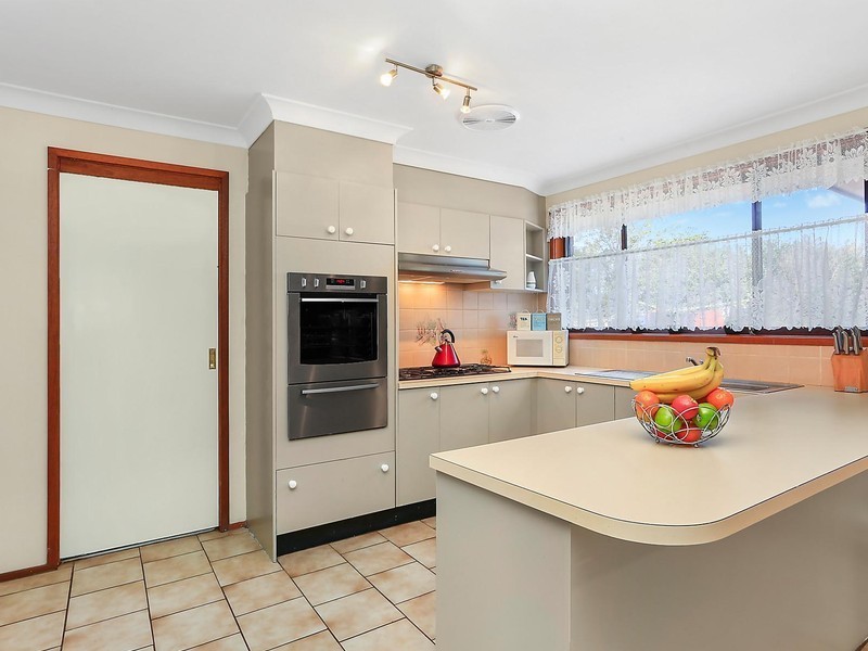 9 Swiveller Close, Ambarvale NSW 2560