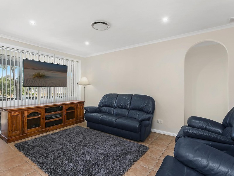 12 Blades Place, Mount Annan NSW 2567