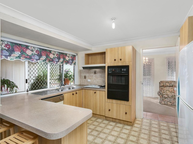 27 Copperfield Drive, Ambarvale NSW 2560