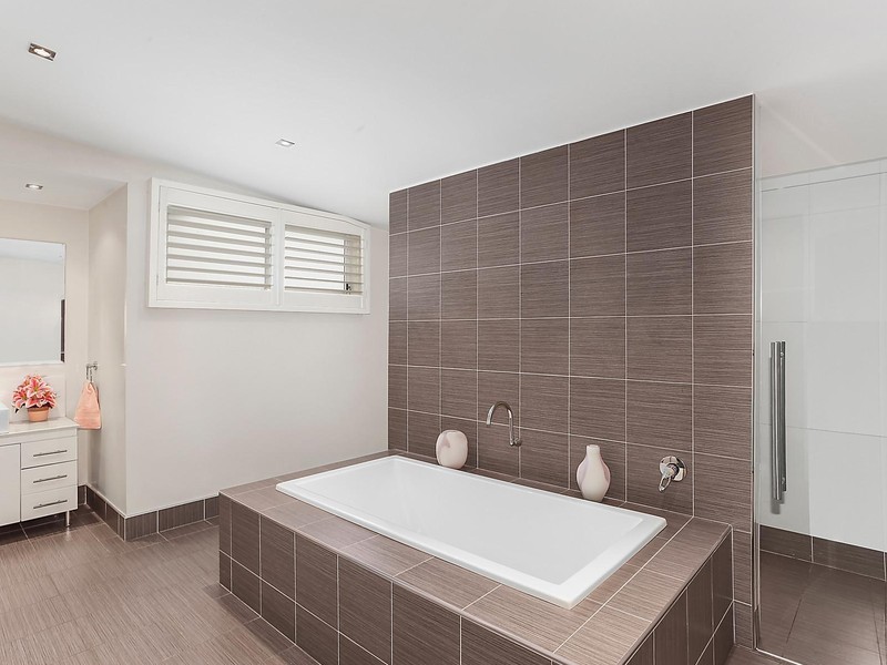 2 Crase Place, Grasmere NSW 2570