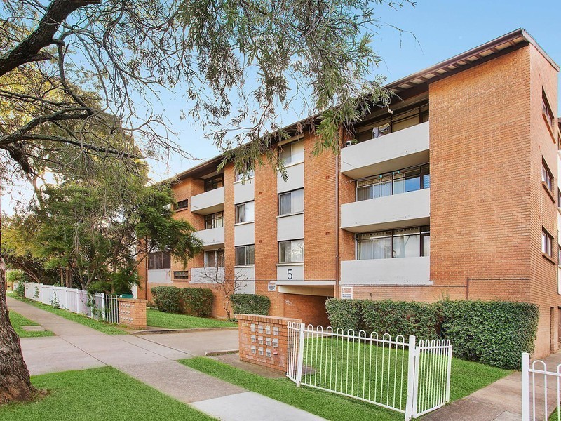 4/5 Lachlan Street, Warwick Farm NSW 2170