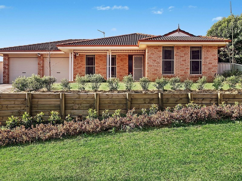 14 Packenham Place, Mount Annan NSW 2567