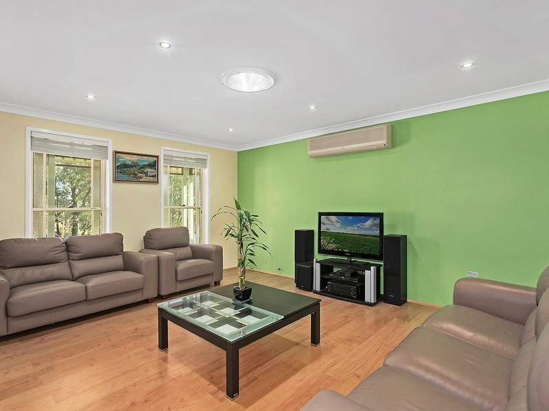 14 Packenham Place, Mount Annan NSW 2567