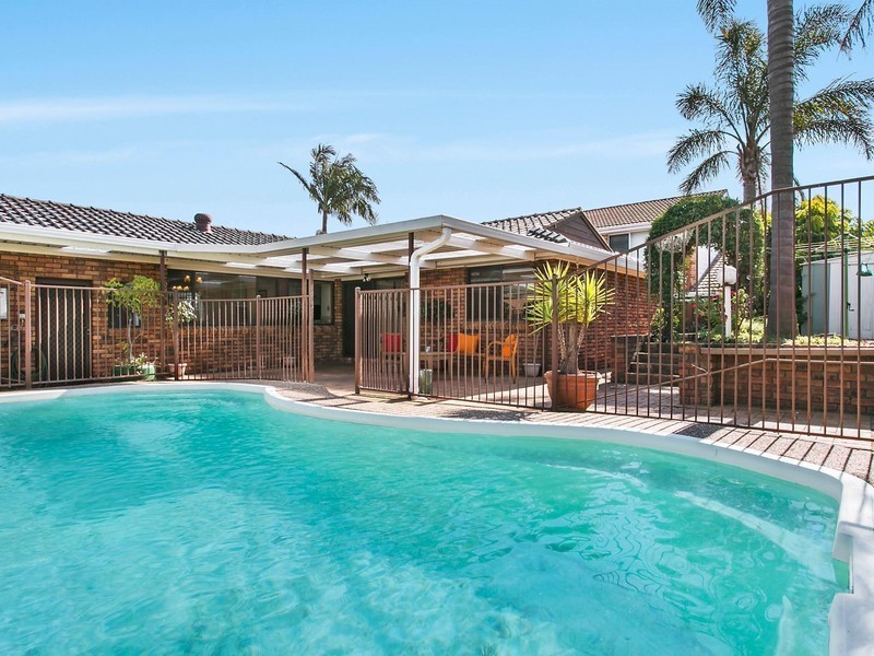 11 Garonne Street, Kearns NSW 2558