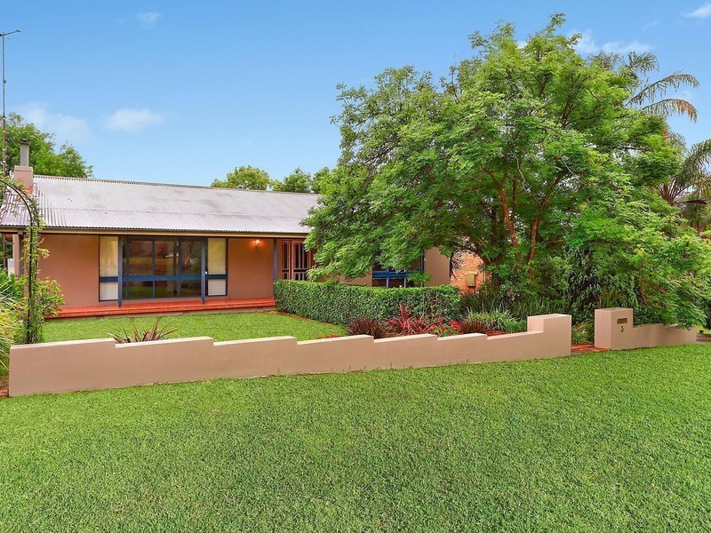 3 Araluen Place, Camden South NSW 2570