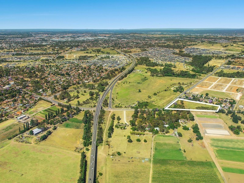 10 Springs Road, Spring Farm NSW 2570