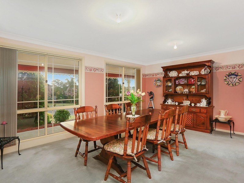 1 Figtree Crescent, Glen Alpine NSW 2560