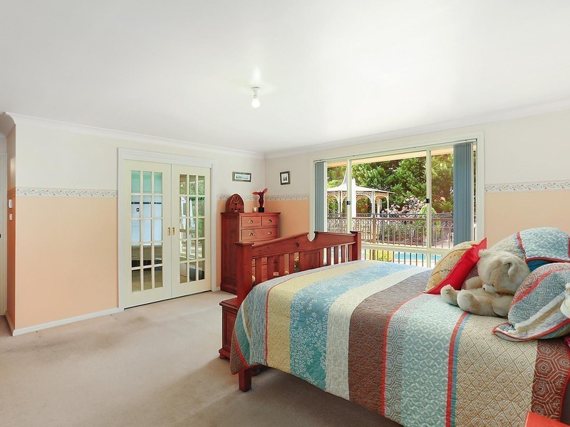 1 Figtree Crescent, Glen Alpine NSW 2560