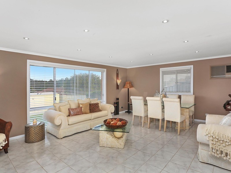 6 Handley Place, Raby NSW 2566