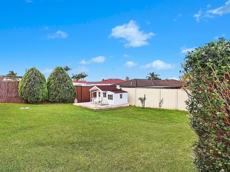 6 Handley Place, Raby NSW 2566