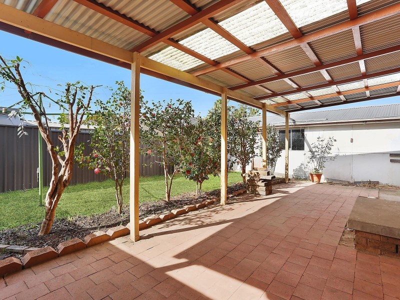 4 Pickett Avenue, Minto NSW 2566