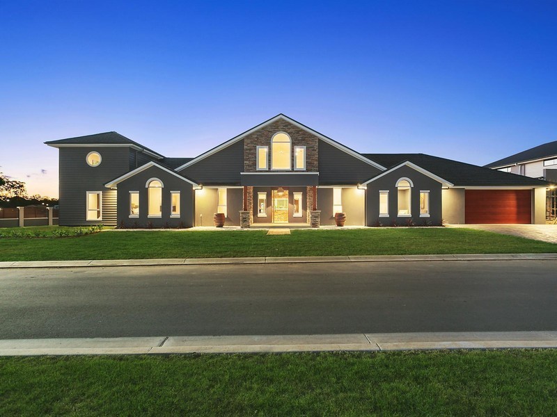 90 Jenolan Circuit, Harrington Park NSW 2567