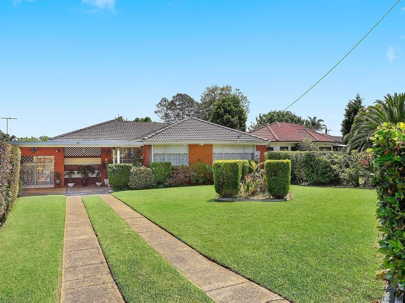 31 Waminda Avenue, Campbelltown NSW 2560