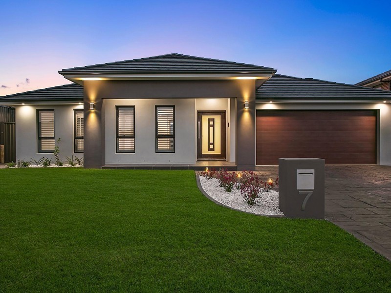 7 Dargin Close, Harrington Park NSW 2567