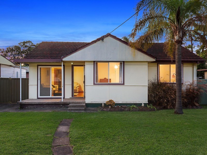 9 Quiros Avenue, Fairfield West NSW 2165