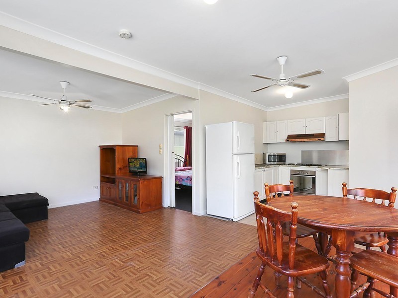 9 Quiros Avenue, Fairfield West NSW 2165