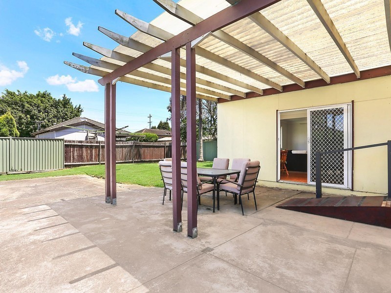 9 Quiros Avenue, Fairfield West NSW 2165