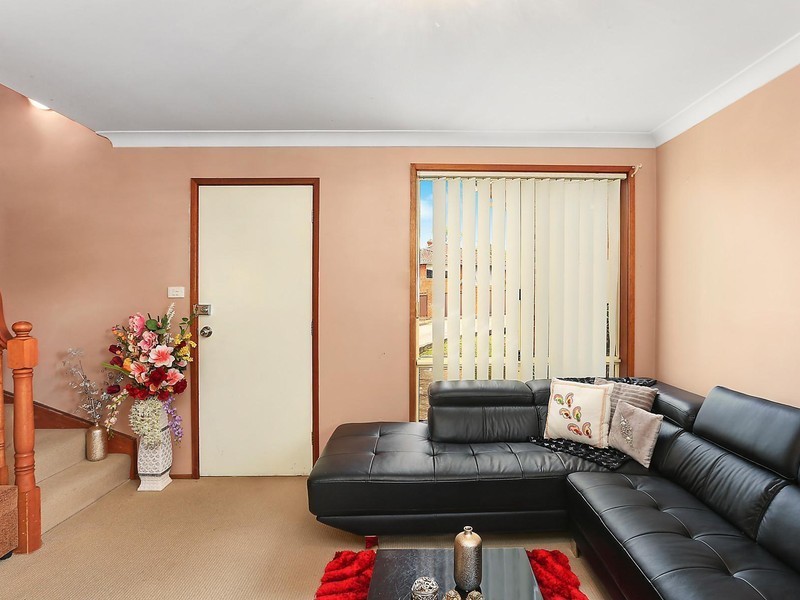 3/6 Lambert Place, Leumeah NSW 2560