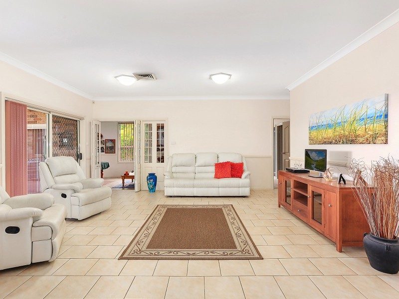 13 Matthew Close, Mount Annan NSW 2567