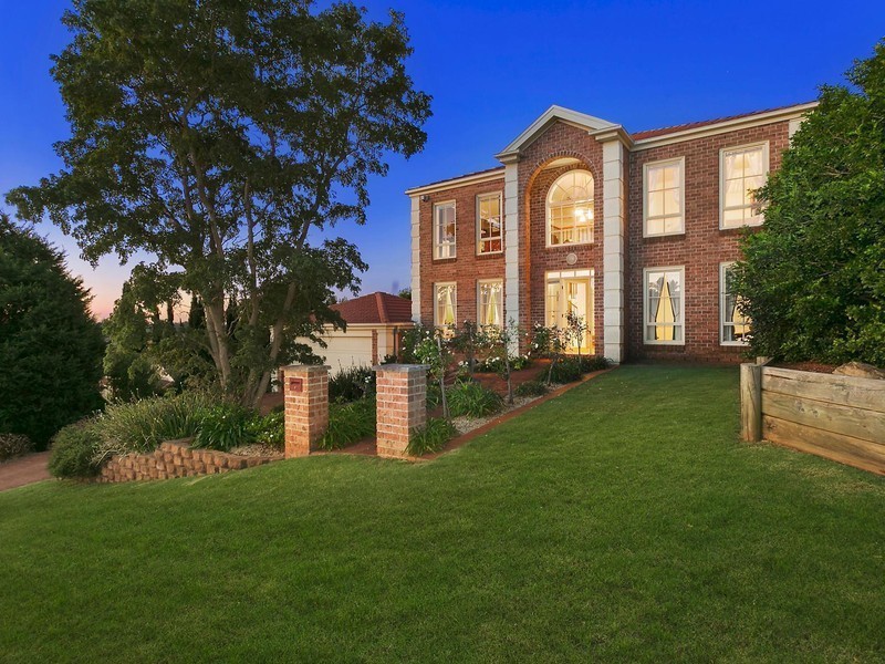 17 Invergowrie Avenue, Glen Alpine NSW 2560