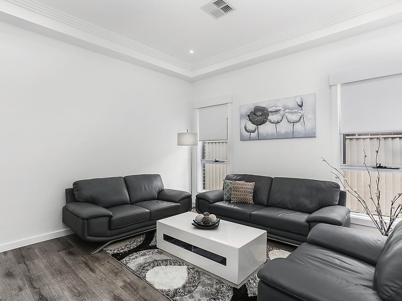 60 Richards Loop, Oran Park NSW 2570