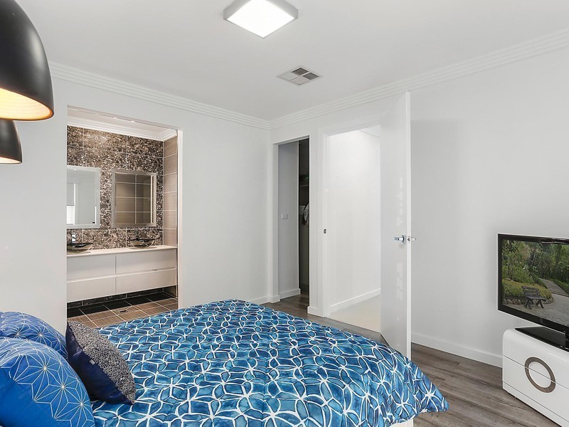 60 Richards Loop, Oran Park NSW 2570