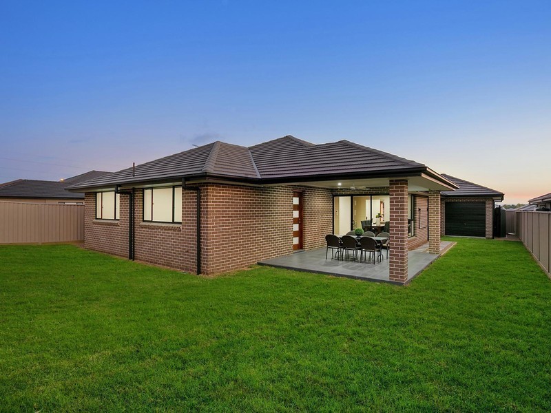 13 Doolan Crescent, Harrington Park NSW 2567