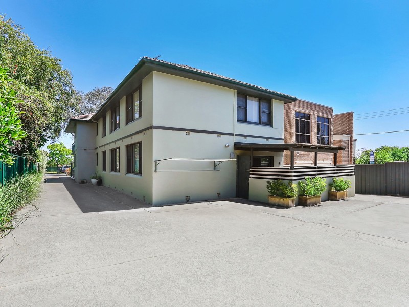 6 Sturt Street, Campbelltown NSW 2560