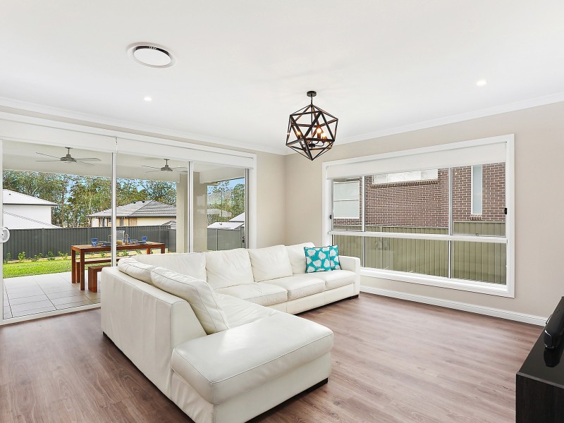 8 Douglas Place, Harrington Park NSW 2567