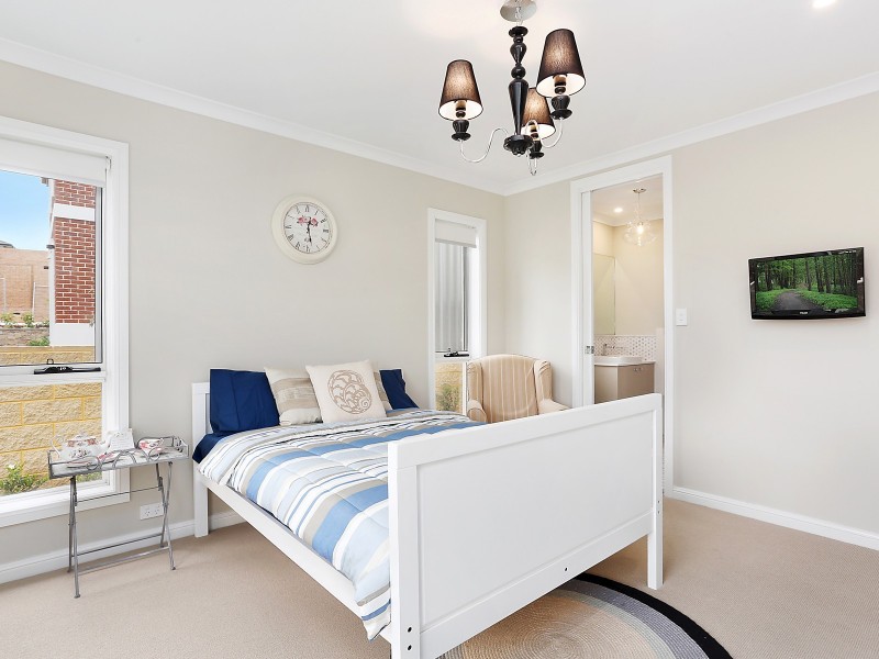 8 Douglas Place, Harrington Park NSW 2567