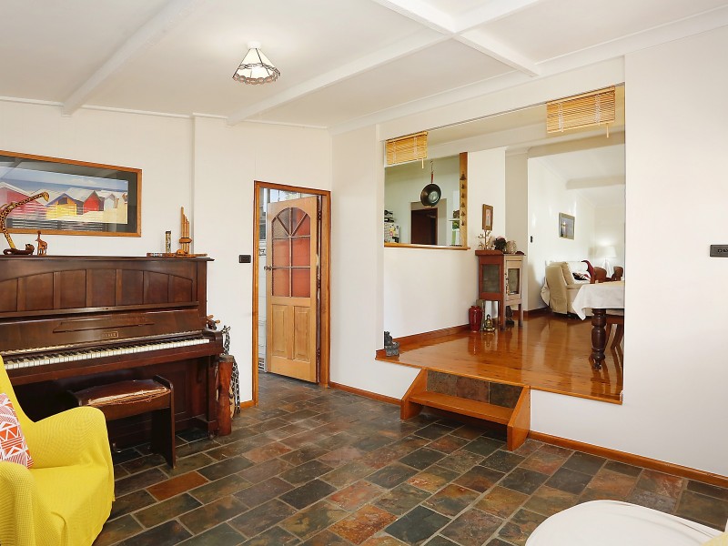 32 Castlereagh Street, Tahmoor NSW 2573