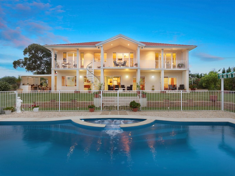 62 The Old Oaks Road, Grasmere NSW 2570