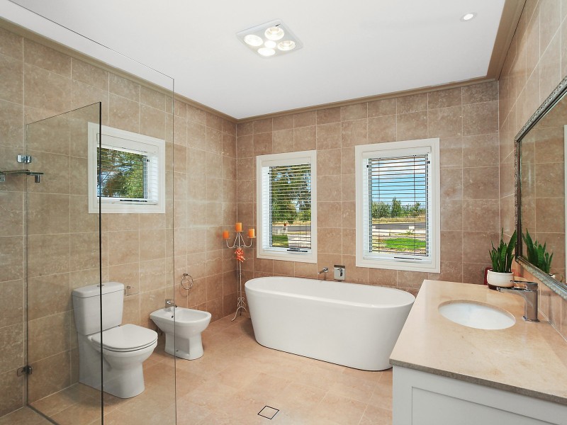 62 The Old Oaks Road, Grasmere NSW 2570