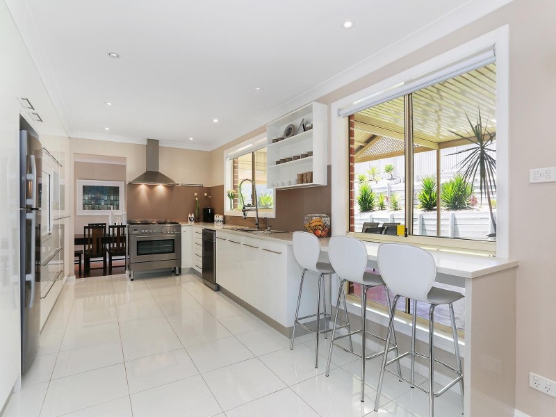 6 Mountain View Avenue, Glen Alpine NSW 2560