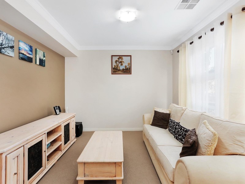 9 Debenham Street, Oran Park NSW 2570