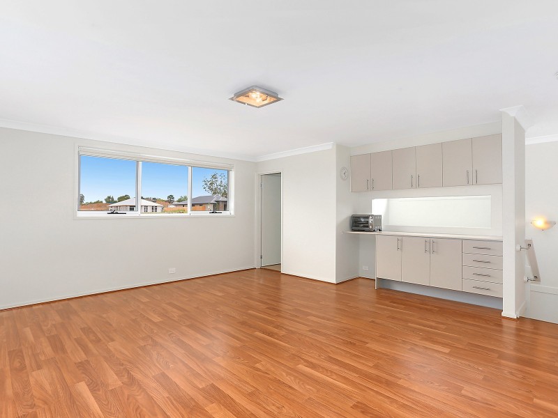 108 Liz Kernohan Drive, Elderslie NSW 2570