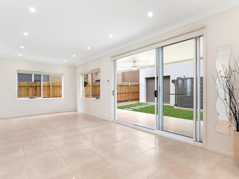 108 Liz Kernohan Drive, Elderslie NSW 2570