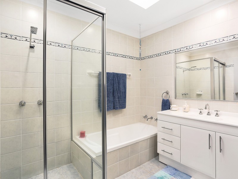 15 Ardrossan Crescent, St Andrews NSW 2566