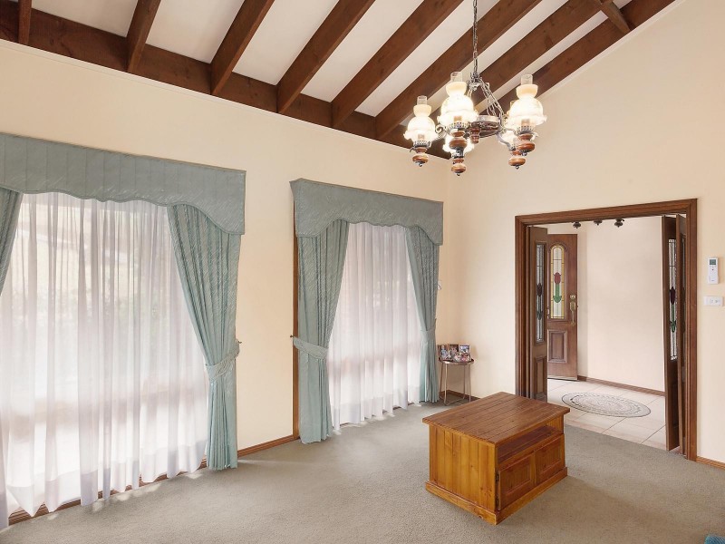 5 Clareville Close, Woodbine NSW 2560