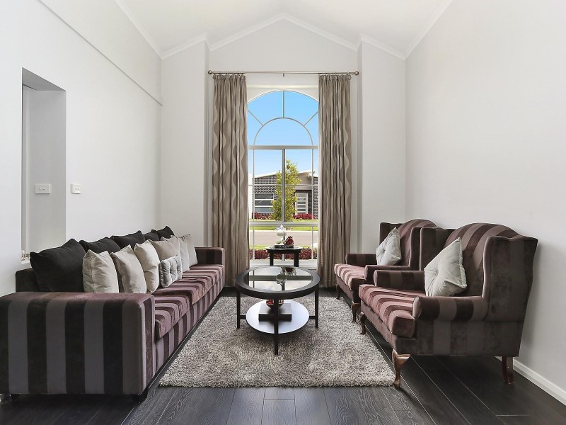 10 Willmington Loop, Oran Park NSW 2570