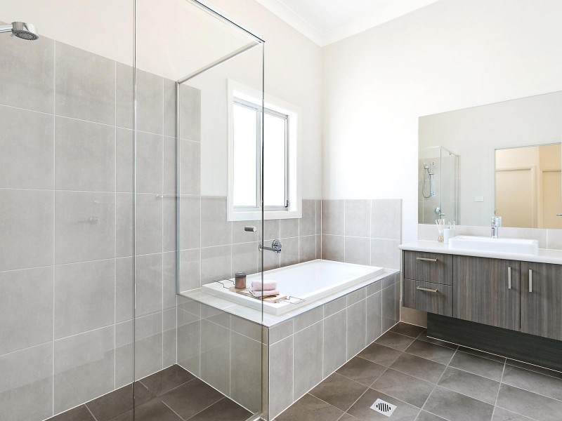 31 Ducros Street, Oran Park NSW 2570