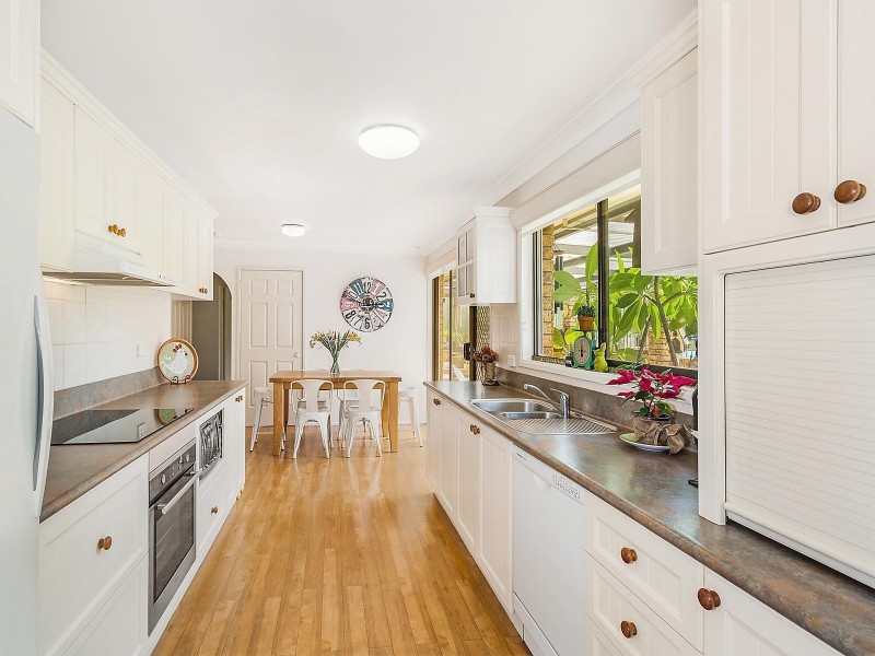 11 Dumfries Road, St Andrews NSW 2566