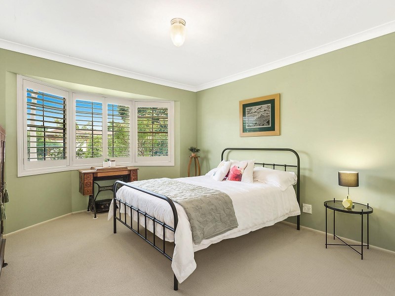 11 Dumfries Road, St Andrews NSW 2566
