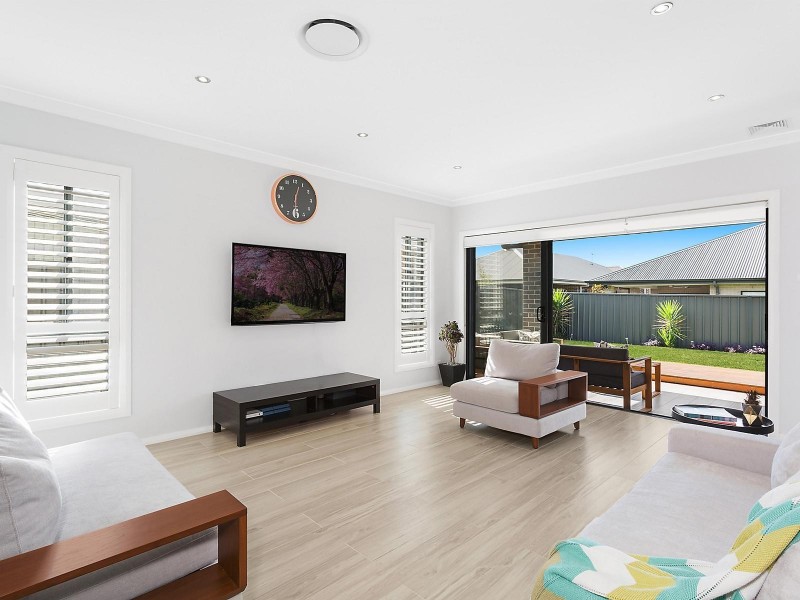 7 Canal Parade, Leppington NSW 2179