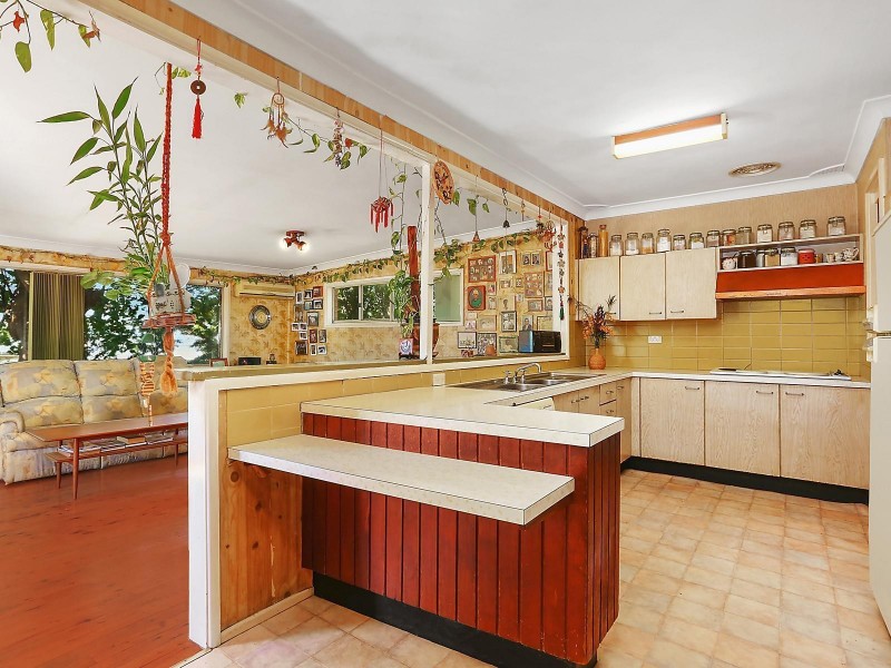 142 Waminda Avenue, Campbelltown NSW 2560